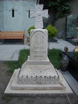 Tomba di Kakutsa Cholokashvili a Tbilisi Storie di Storia